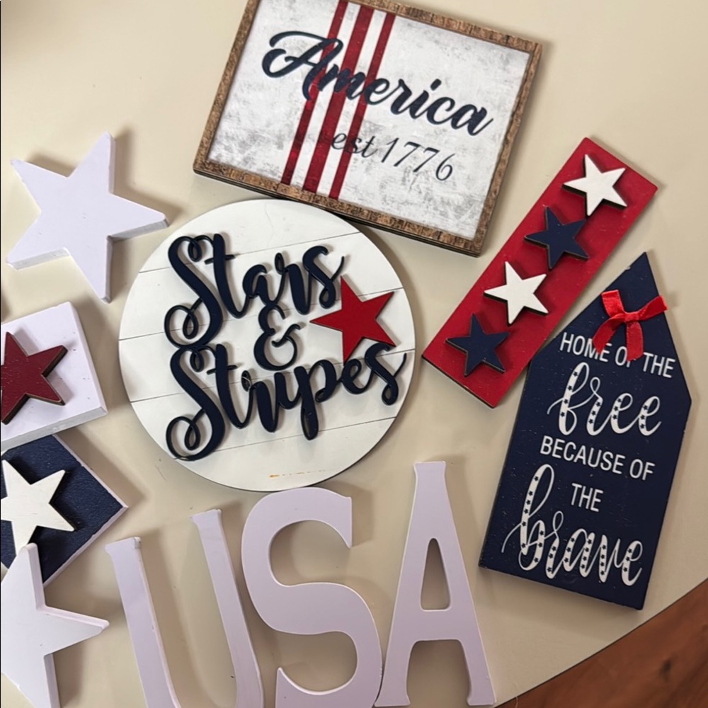 Patriotic 17 piece Tiered Tray Sign Set. - Picture 2 of 3